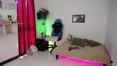 stacy online show from October 9, 9:05 pm