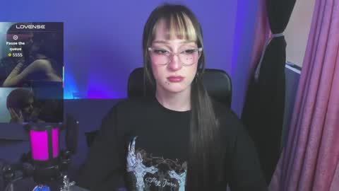 Star Aura online show from March 26, 10:35 pm