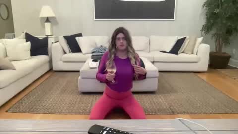 Sissy Isabella online show from November 15, 8:01 am