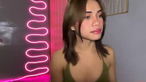 sweet_nikki03 online show from April 18, 8:20 pm