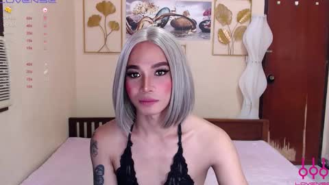 sweetkatniss online show from September 24, 4:18 am