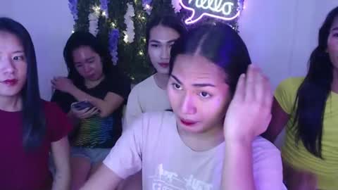 Snapshot of sweetladyboyx chatting on December 21, 1:04 am   online show from December 21, 1:04 am