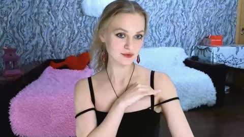 Snapshot of taissia_sweet chatting on October 22, 6:10 pm Im Taya online show from October 22, 6:10 pm