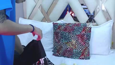 T E D D Y online show from December 20, 8:04 pm