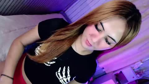 Snapshot of temptationoflust chatting on December 24, 3:49 am Im Dianna DONT FORGET TO FOLLOW ME online show from December 24, 3:49 am