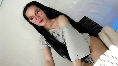 the_horny_bella online show from April 21, 12:12 pm