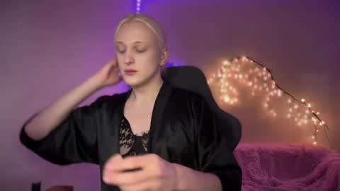 Amira online show from October 27, 8:44 am