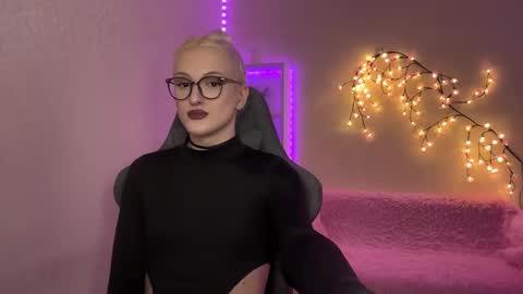 Amira online show from November 27, 9:56 am