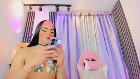 Snapshot of timmy_boyy chatting on March 10, 2:17 am Hallie And Annie online show from March 10, 2:17 am