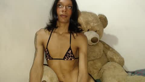 Snapshot of tinaa_williams chatting on February 12, 7:24 pm tinaa_williams online show from February 12, 7:24 pm