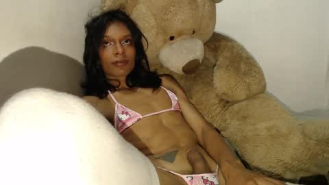 Snapshot of tinaa_williams chatting on February 18, 2:59 pm tinaa_williams online show from February 18, 2:59 pm