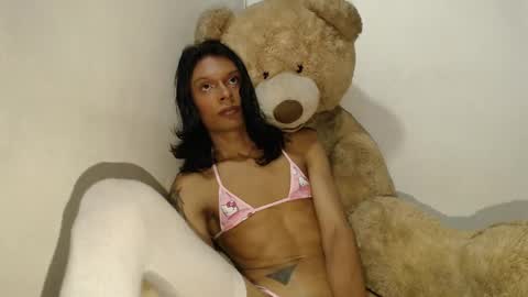 Snapshot of tinaa_williams chatting on February 24, 7:19 pm tinaa_williams online show from February 24, 7:19 pm