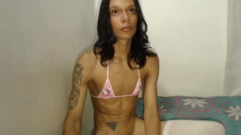 Snapshot of tinaa_williams chatting on March 5, 5:03 am tinaa_williams online show from March 5, 5:03 am