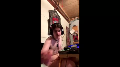anon online show from June 9, 4:12 am