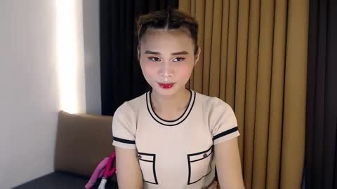 GEN LUXS online show from December 15, 3:39 pm