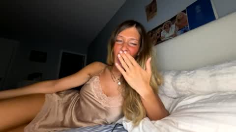 transgirl007 online show from July 1, 1:06 am