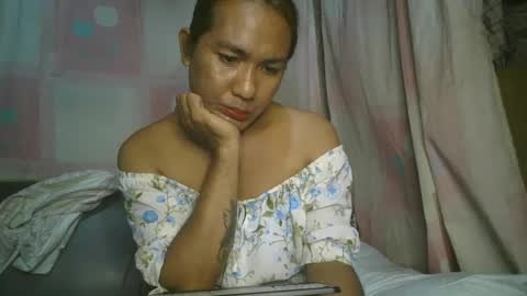 Snapshot of transhottie28 chatting on February 12, 10:24 am transhottie28 online show from February 12, 10:24 am