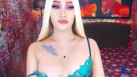 Snapshot of transplayfullolivia chatting on February 6, 7:13 am KYLIE BELLA  TS online show from February 6, 7:13 am