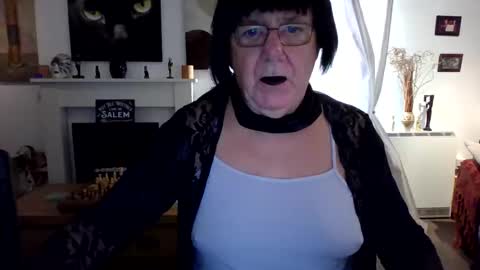 trinity1011 online show from November 2, 8:01 am