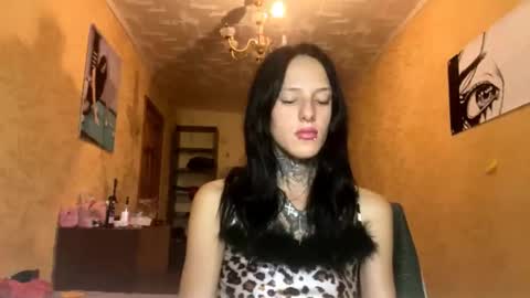Snapshot of tristalevy chatting on October 19, 5:05 pm Sofa Im new here and so far I do not take off the panties online show from October 19, 5:05 pm