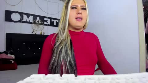 trixxy online show from April 8, 2:40 pm