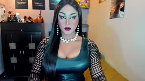 Nicoleeee online show from July 18, 7:32 pm