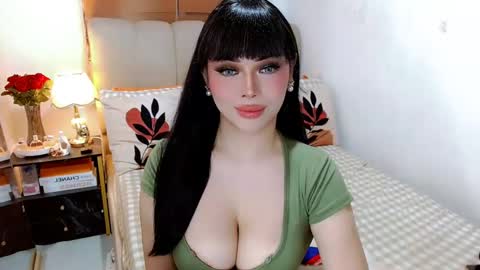 Snapshot of tspearlofasia chatting on February 14, 4:04 am Graciella online show from February 14, 4:04 am