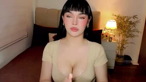 Snapshot of tspearlofasia chatting on September 14, 9:36 am Graciella online show from September 14, 9:36 am