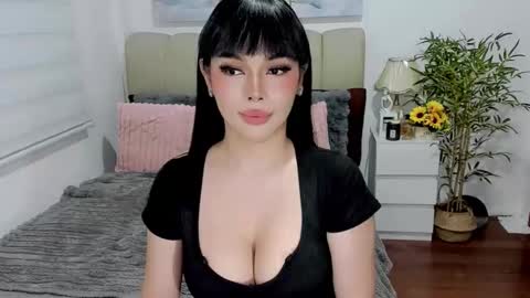 Graciella online show from February 3, 8:19 am