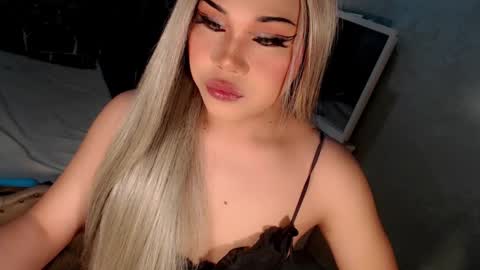 jayvie online show from November 2, 7:56 pm