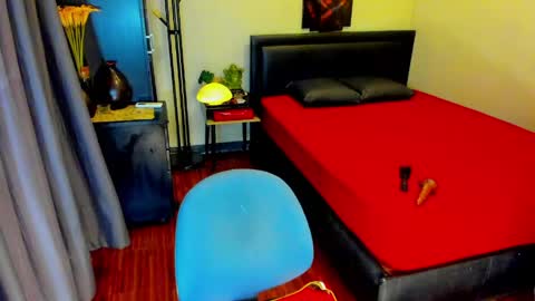 Kylee-  will make your  day  online show from April 24, 10:24 pm