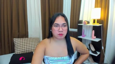 Karen Oquio online show from October 18, 5:16 pm