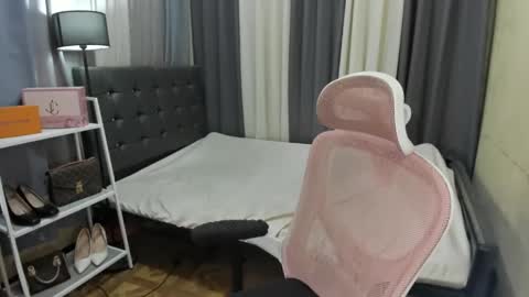 tsuncutmargauxx online show from April 19, 1:39 am