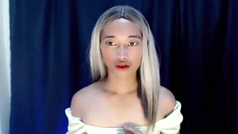 Ellie online show from November 19, 10:15 am