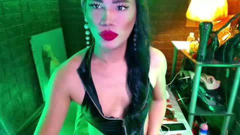 queen norelle online show from June 2, 6:42 pm