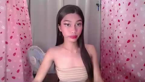 urloverjasmine_xx online show from March 24, 10:48 pm