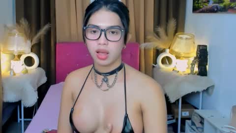 urwildest_margaret online show from December 4, 8:57 pm