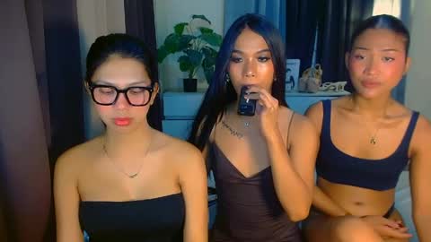 urwildest_margaret online show from April 20, 6:31 pm