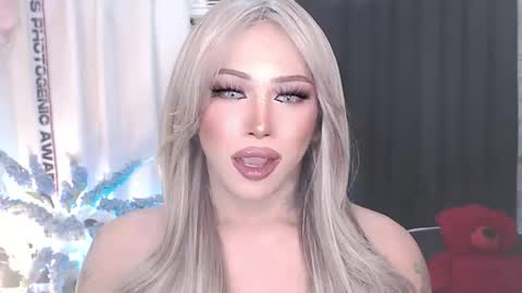 Amanda online show from April 5, 7:01 pm