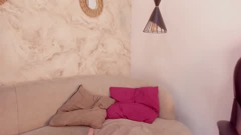 Valentina online show from March 6, 6:30 am