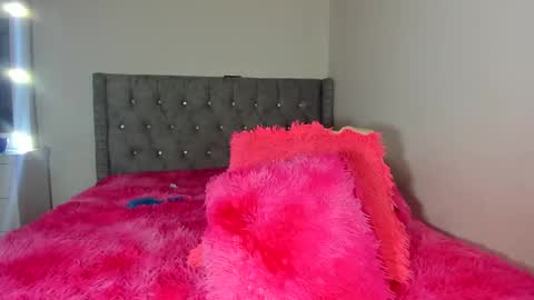Snapshot of vanne_horny77 chatting on October 25, 5:02 am Vanessa online show from October 25, 5:02 am