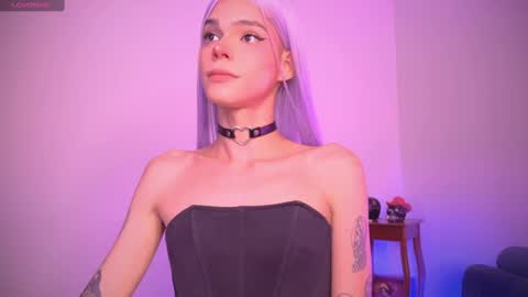  Varya Ferreira - independent model  online show from March 7, 2:33 am