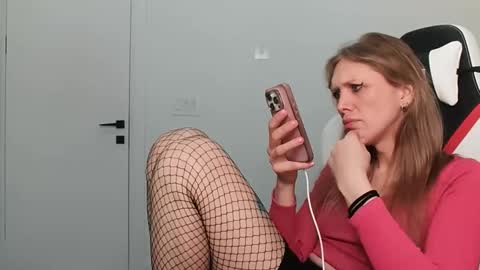 VelvetTGirl online show from February 6, 4:01 pm