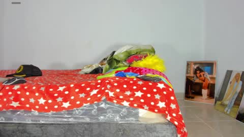 vicky manuela online show from April 7, 2:56 am