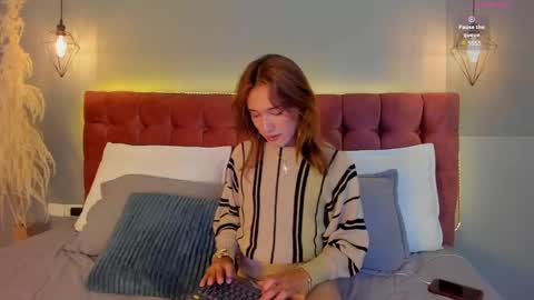 victoria online show from October 3, 9:26 pm