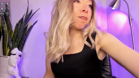 D A N I - INSTAGRAM VIKO QQ online show from November 2, 2:09 am