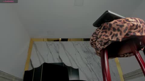 VICTORIA online show from March 27, 1:45 pm