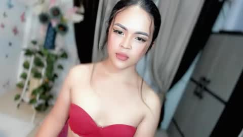 Hi Im LOVIE Please dont forget to follow and thumbs up me online show from April 21, 2:37 am