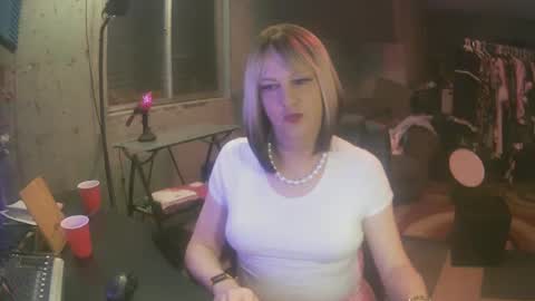 Snapshot of whisperlace chatting on December 14, 3:07 am Whisper online show from December 14, 3:07 am