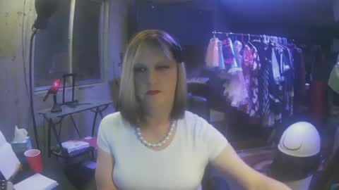 Snapshot of whisperlace chatting on February 9, 3:22 am Whisper online show from February 9, 3:22 am